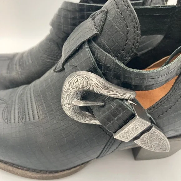 Ariat Dulce Black Leather Western Ankle Boots Buckle Detail Size 6.5‎ - Picture 6 of 15